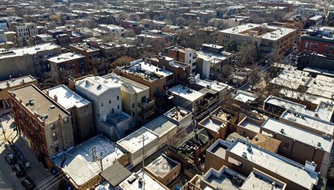 2142 N RACINE Avenue