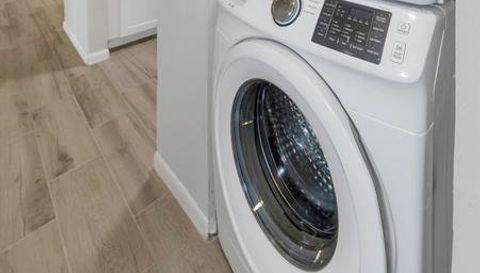 3166 LAKE PINE WAY S