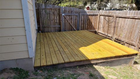 2205 Melissa Oaks LN