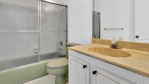19174 Bobolink Dr