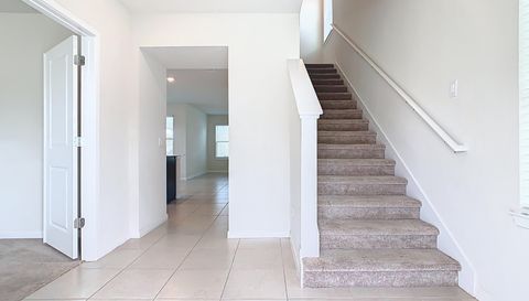 1823 Summer Serenity Dr
