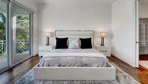 500 Ne Wavecrest Way