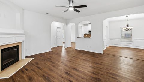 2319 Sawgrass Dr