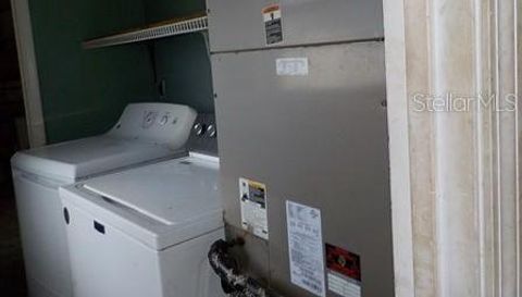 3621 NE 28TH TERRACE