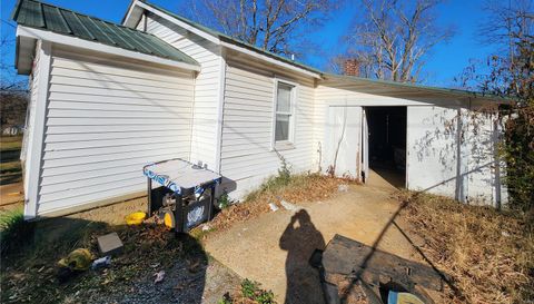 905 East Washing Street