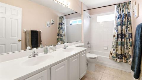 824 LAKE BISCAYNE WAY