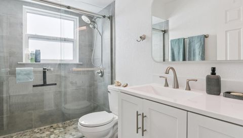 2308 1st St APT 1
