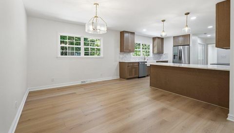 8 Overlook Ct