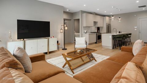 1335 N Western Avenue