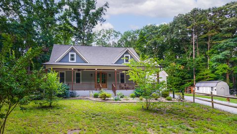 698 Maple Springs Ln