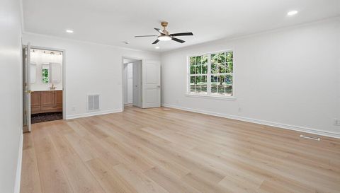 8 Overlook Ct
