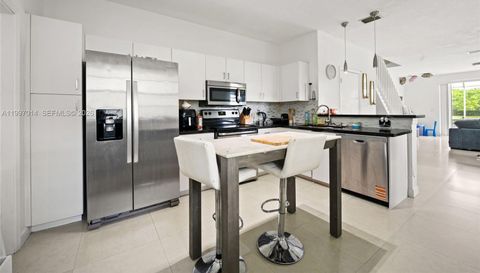 3676 San Simeon Cir