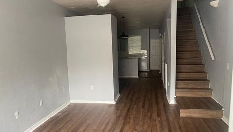 Unit 308 4415 SW 34th St