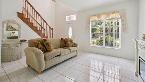 106 Woodbury Pines Cir