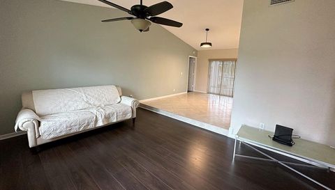 5052 Woodstone Circle