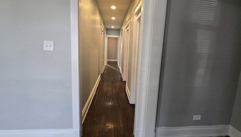 6738 S Prairie Avenue