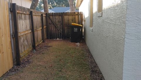 5398 Oxford Manor Cir