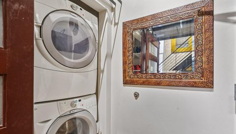 801 Washington Avenue N