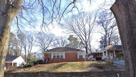 1824 Tiger Flowers Dr NW