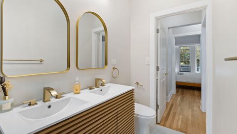 4320 N Clarendon Ave