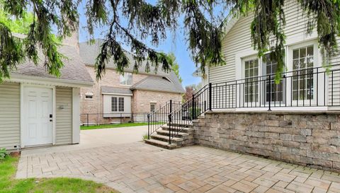 171 E Cayuga Avenue