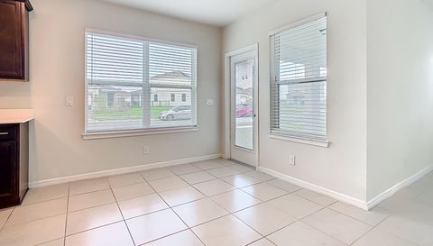 1823 Summer Serenity Dr