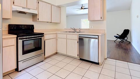210 Robbins Rest Cir