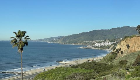 15221 Via De Las Olas