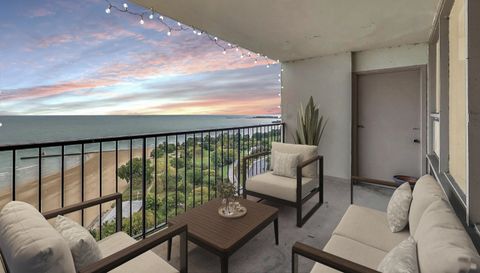 5733 N Sheridan Road