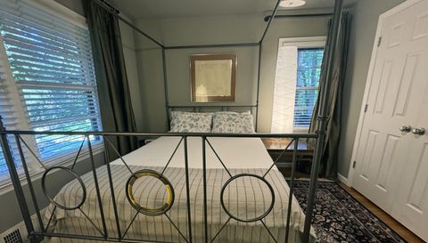 1803 White Oak Hollow NE