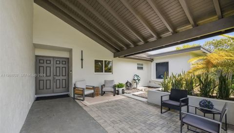 395 89th Ln