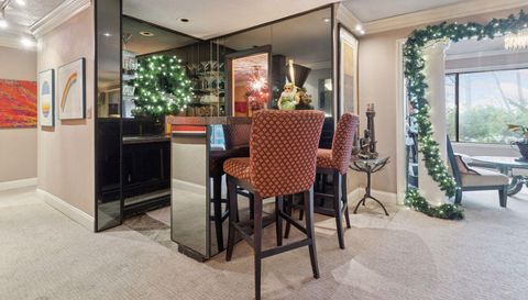 3076 Lexington Avenue N