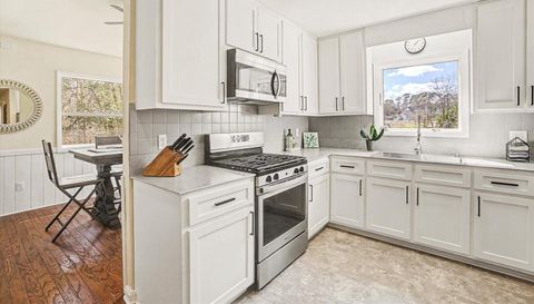6611 Crooked Creek