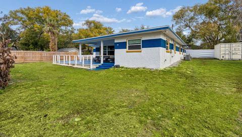 1102 E River Cove St