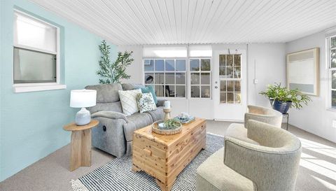 1015 SPINDLE PALM WAY