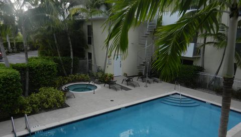 8950 SW 69th Ct APT 215