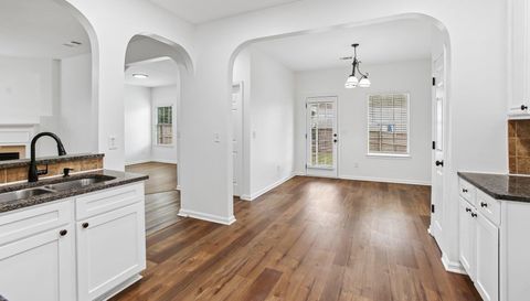 2319 Sawgrass Dr