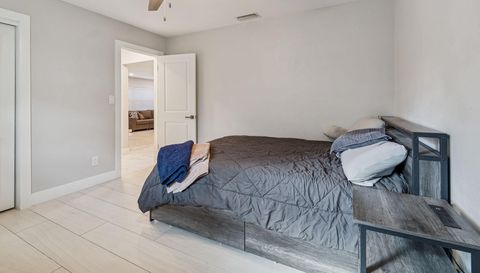 1102 E River Cove St