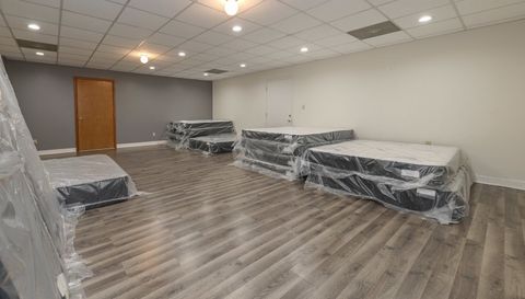 275 S BROADWAY Street