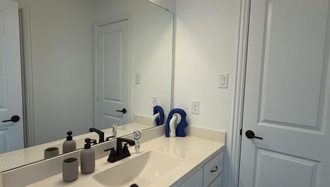 2832 Fountain Park Dr