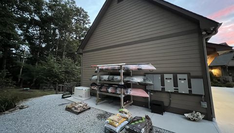 1052 Porter Creek Dr
