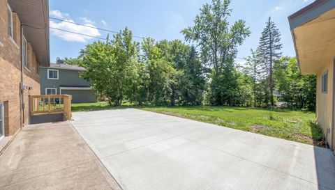 2N356 Prairie Avenue