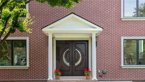 35 East Dr