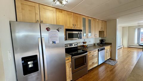 18 E Old Willow Road