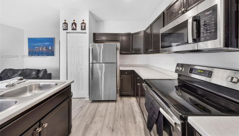9381 33rd Ln