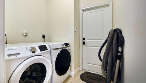 376 Forest Hill Boulevard