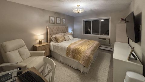 7625 Edinborough Way