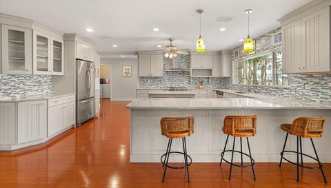 9118 EDGEWATER DRIVE