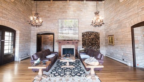 801 Pine Cone Trail N