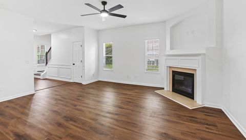 2319 Sawgrass Dr